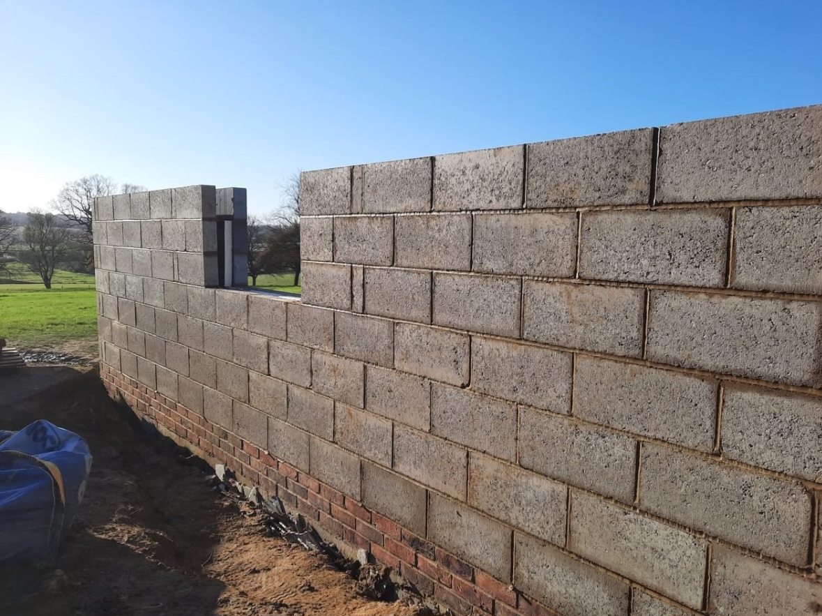 Blockwork wall build