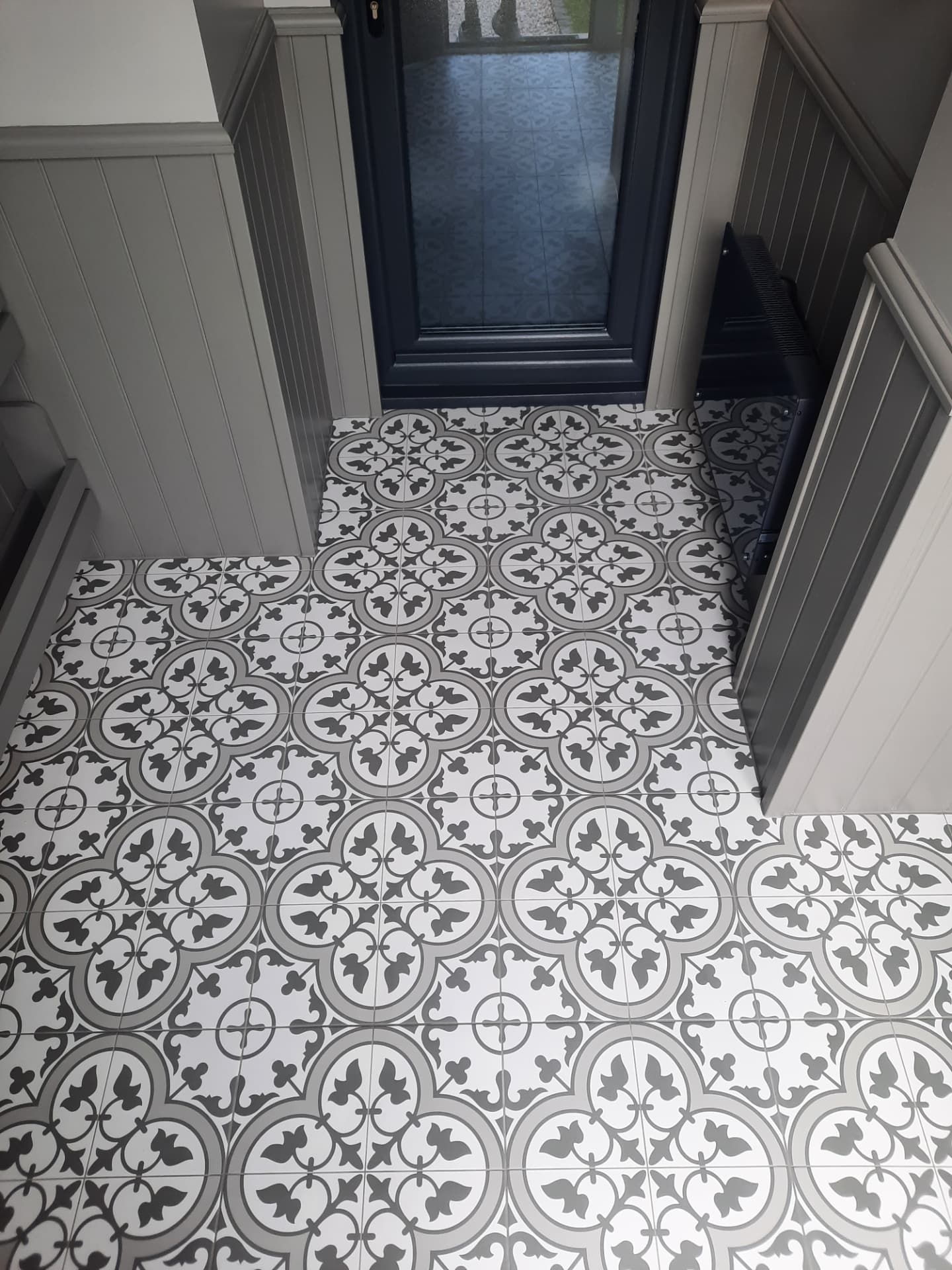 Patterned floor tiling — Icklesham